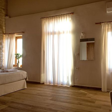 Ocean Waves Hotel Hriszí Aktí Haniá Kültér fotó