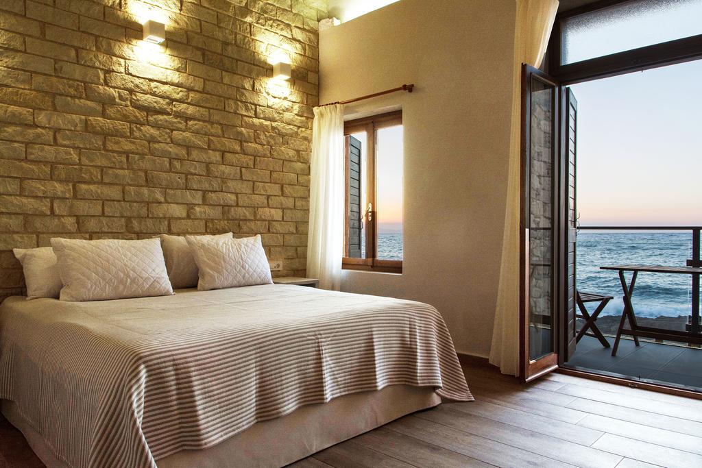 Ocean Waves Hotel Hriszí Aktí Haniá Kültér fotó